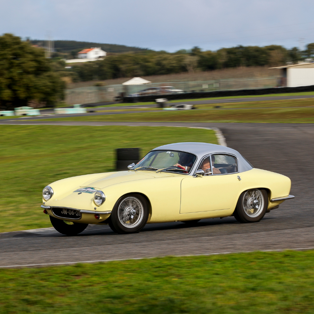 Passeio dos Ingleses Carros Classicos Campera